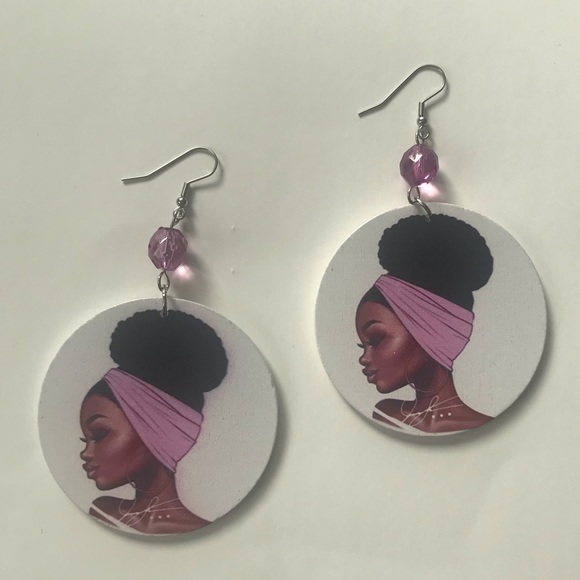 Wooden Dangle Black African Woman Earrings - Picture 2 of 3